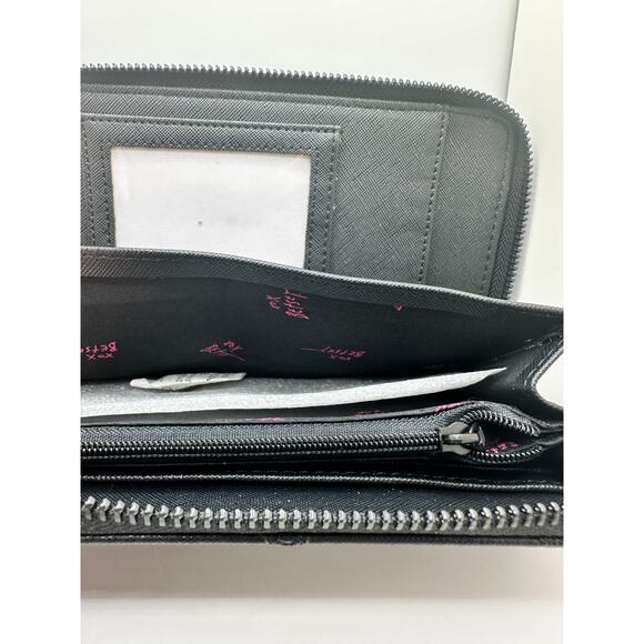 Betsey Johnson Zip Around Heart Black Embossed Wallet wristlet - Picture 5 of 6